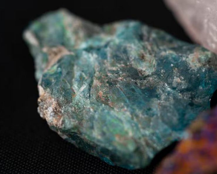 Critical Minerals and Rare Earth Elements (REEs): Mic Mineral